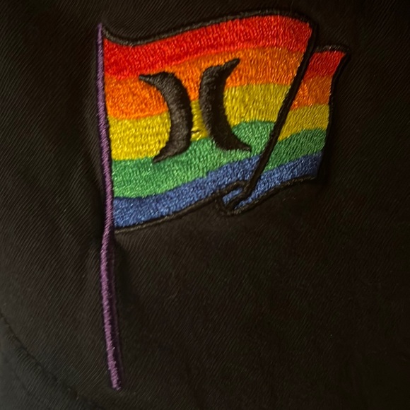 Hurley Pride Rainbow Flag Colors T-Shirt Large Embroidered Logo Short Sleeve - Picture 5 of 6